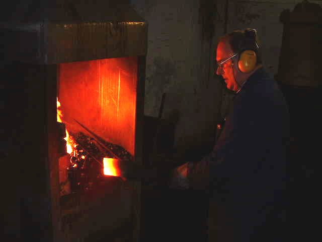 blacksmith.JPG (17138 bytes)
